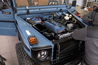 3-001-Vintage-Mercedes-GWagon-ChinaBlue-079142