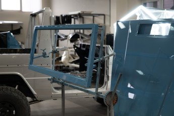 3-015-Vintage-Mercedes-GWagon-ChinaBlue-079142