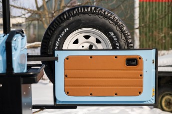 2B-116-Convertible-Mercedes-GWagen-GulfBlue-069910