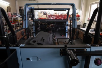 3-017-Convertible-Mercedes-GWagen-GulfBlue-069910