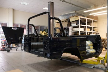3-032-Custom-Mercedes-GWagon-MidnightBlue-077213