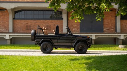 1-002-Convertible-Mercedes-250GD-MidnightBlue-080879