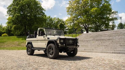 1-002-Custom-Mercedes-GWagon-White-092857