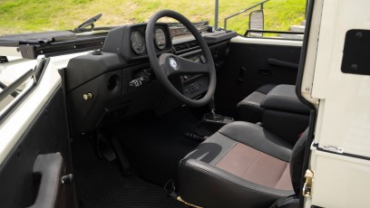 1-005-Custom-Mercedes-GWagon-White-092857