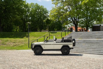 2B-025-Custom-Mercedes-GWagon-White-092857