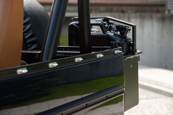 2B-027-Convertible-Mercedes-250GD-MidnightBlue-080879
