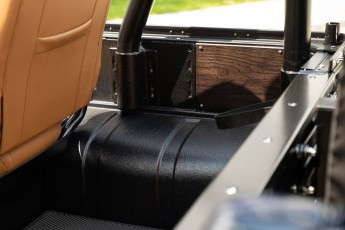 2B-051-Convertible-Mercedes-250GD-MidnightBlue-080879