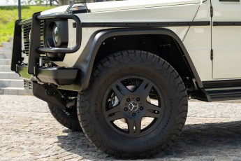 2B-059-Custom-Mercedes-GWagon-White-092857