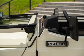 2B-078-Custom-Mercedes-GWagon-White-092857