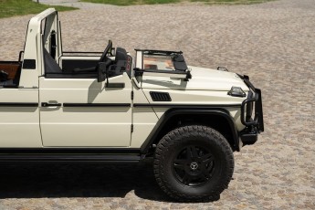 2B-080-Custom-Mercedes-GWagon-White-092857