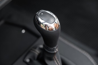 2B-081-Convertible-Mercedes-250GD-MidnightBlue-080879