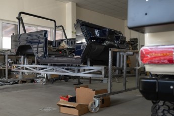 3-043-Convertible-Mercedes-250GD-MidnightBlue-080879