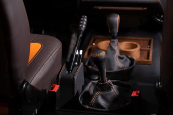 2A-019-Vintage-Mercedes-GWagon-MagmaBeamOrange-070837