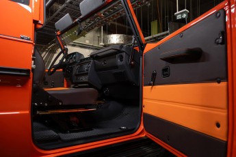 2A-021-Vintage-Mercedes-GWagon-MagmaBeamOrange-070837