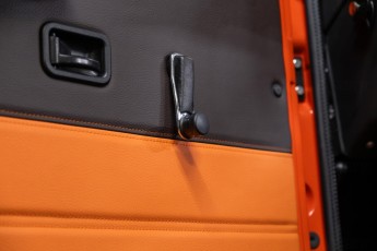 2A-023-Vintage-Mercedes-GWagon-MagmaBeamOrange-070837