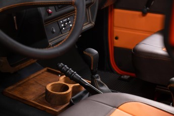 2A-025-Vintage-Mercedes-GWagon-MagmaBeamOrange-070837