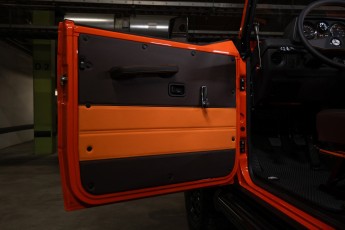 2A-039-Vintage-Mercedes-GWagon-MagmaBeamOrange-070837