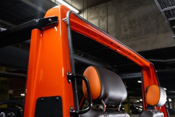2A-047-Vintage-Mercedes-GWagon-MagmaBeamOrange-070837