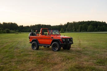 2B-006-Vintage-Mercedes-GWagon-MagmaBeamOrange-070837