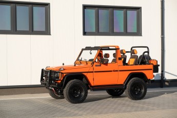 2B-012-Vintage-Mercedes-GWagon-MagmaBeamOrange-070837