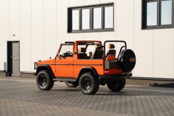 2B-013-Vintage-Mercedes-GWagon-MagmaBeamOrange-070837