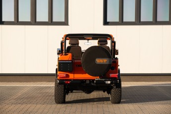 2B-019-Vintage-Mercedes-GWagon-MagmaBeamOrange-070837
