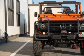 2B-025-Vintage-Mercedes-GWagon-MagmaBeamOrange-070837