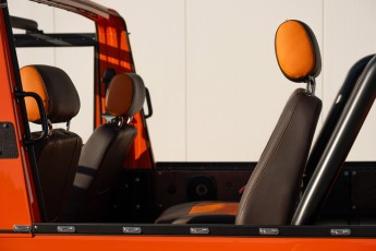 2B-030-Vintage-Mercedes-GWagon-MagmaBeamOrange-070837