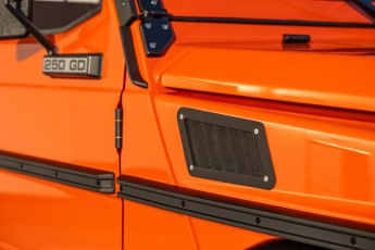 2B-042-Vintage-Mercedes-GWagon-MagmaBeamOrange-070837