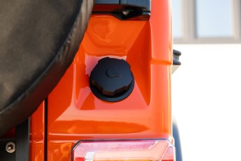 2B-048-Vintage-Mercedes-GWagon-MagmaBeamOrange-070837
