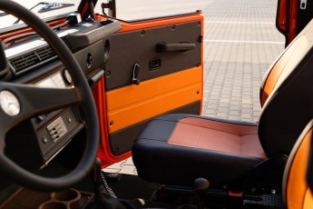 2B-051-Vintage-Mercedes-GWagon-MagmaBeamOrange-070837