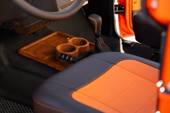 2B-053-Vintage-Mercedes-GWagon-MagmaBeamOrange-070837