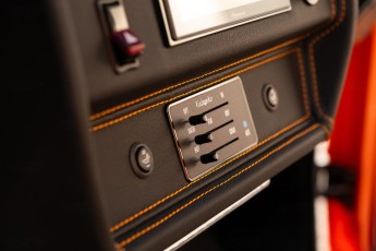 2B-060-Vintage-Mercedes-GWagon-MagmaBeamOrange-070837