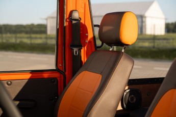 2B-064-Vintage-Mercedes-GWagon-MagmaBeamOrange-070837