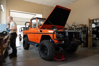 3-005-Vintage-Mercedes-GWagon-MagmaBeamOrange-070837