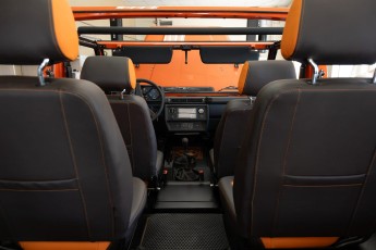 3-011-Vintage-Mercedes-GWagon-MagmaBeamOrange-070837