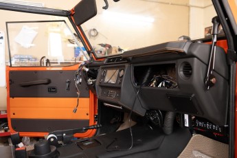 3-016-Vintage-Mercedes-GWagon-MagmaBeamOrange-070837