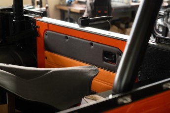 3-019-Vintage-Mercedes-GWagon-MagmaBeamOrange-070837