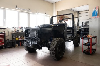 3-040-Custom-Mercedes-GWagon-MidnightBlue-068999