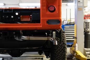 3-048-Vintage-Mercedes-GWagon-MagmaBeamOrange-070837