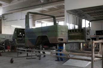3-103-Vintage-Mercedes-GWagon-MagmaBeamOrange-070837