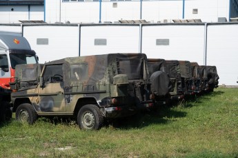 3-108-Vintage-Mercedes-GWagon-MagmaBeamOrange-070837