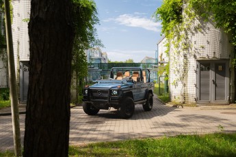 2B-001-Custom-Mercedes-GWagon-ChinaBlue-067167