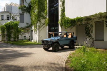 2B-004-Custom-Mercedes-GWagon-ChinaBlue-067167
