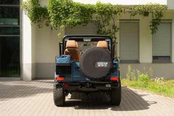 2B-009-Custom-Mercedes-GWagon-ChinaBlue-067167