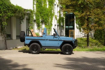 2B-010-Custom-Mercedes-GWagon-ChinaBlue-067167