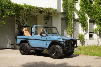 2B-011-Custom-Mercedes-GWagon-ChinaBlue-067167
