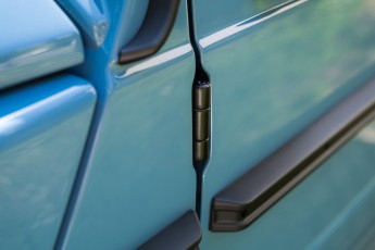 2B-049-Custom-Mercedes-GWagon-ChinaBlue-067167