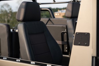 2B-063-Convertible-Mercedes-250GD-MonzaGray-092677
