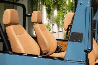 2B-063-Custom-Mercedes-GWagon-ChinaBlue-067167